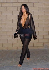 Fotos famosa Kim Kardashian flagrada mostrou peitos grandes
