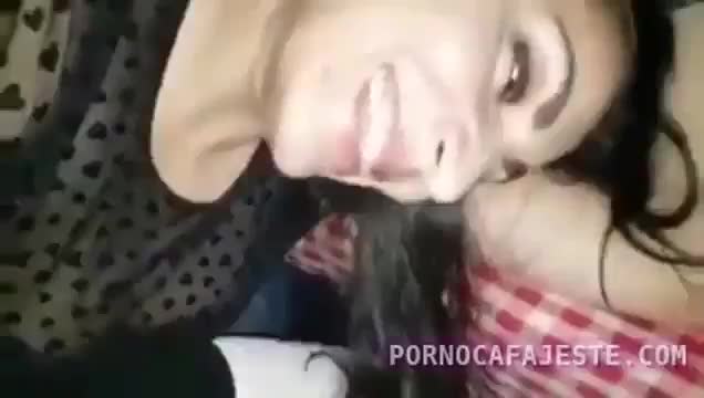 pagando boquete no restaurante malandramente em video amador