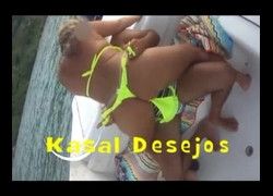 Porno ostentando kasal transando na lancha em alto mar