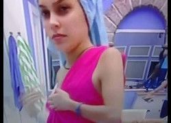 BBB 17 gêmea Mayla paga peito ao troca de blusa Vídeo HD